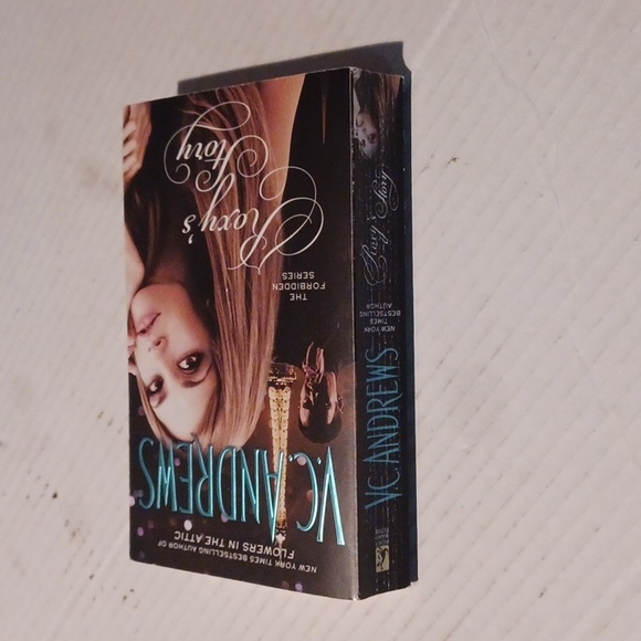 $4 Add-on "Roxy's Story" by V.C. Andrews - Paperback Novel - Picture 3 of 7